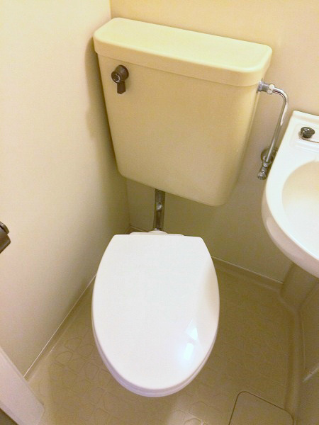 ＮＰ館 ユニットバス：トイレです。