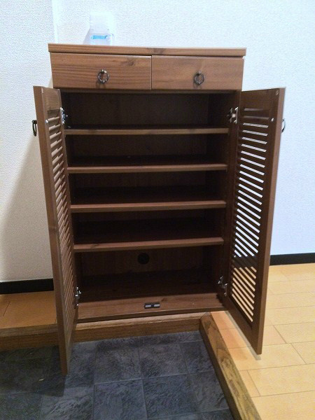 ＮＰ館 おしゃれな靴箱ございます。