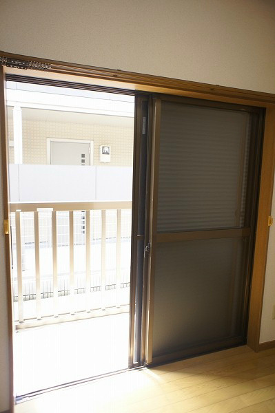 第六ハイツヤマヤ シャッター雨戸あり、防犯にもなります。