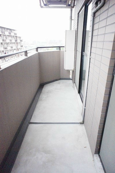 第５マンションカネイ 前面バルコニー。たくさん干せますね。