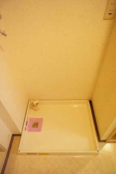 第５マンションカネイ 洗濯機置き場はもちろん室内。脱衣所もあるのが嬉しいですね。