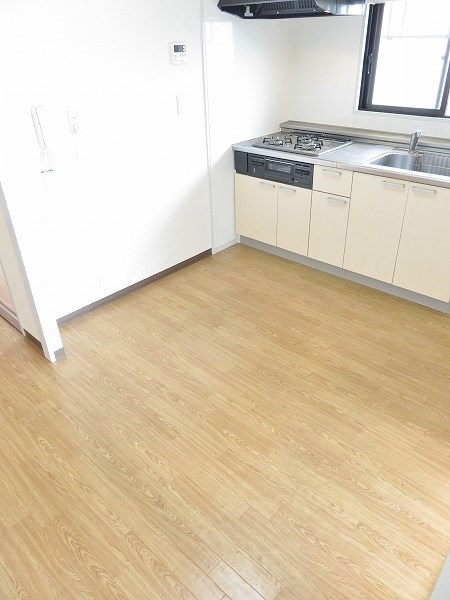 マンションカネイ ダイニング広々使えます。