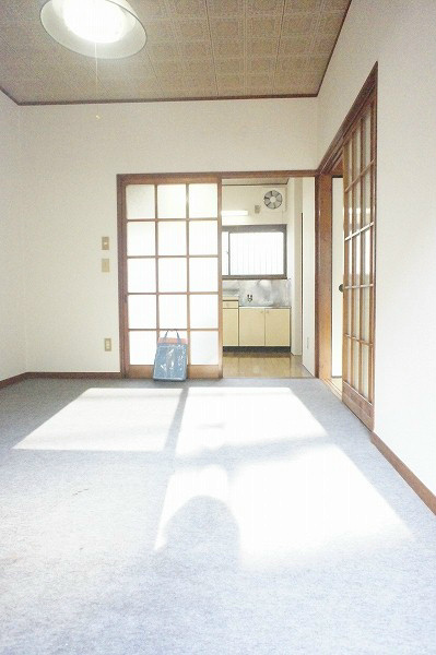 コーポ山村 明るい洋室です。ルームシェアにもおすすめ。