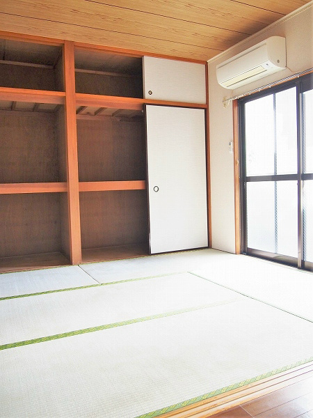 フラワーハイツ 落ち着く和室のお部屋です。