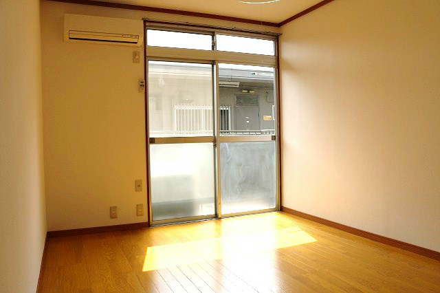 ワタナベハウスＡ棟 エアコンも設備でついています。