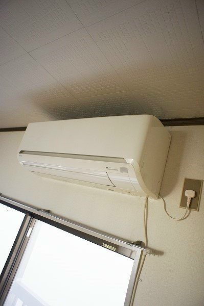 第三ハイツヤマヤ 居室にエアコン１基。夏も冬も快適生活。