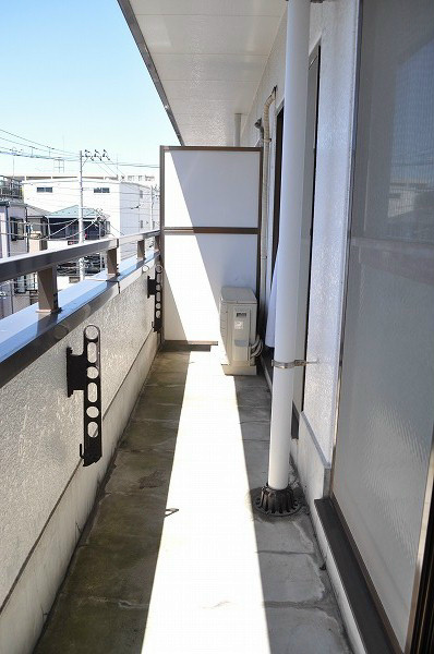 第二清水マンション 全面バルコニーなので、たくさん干せます。
