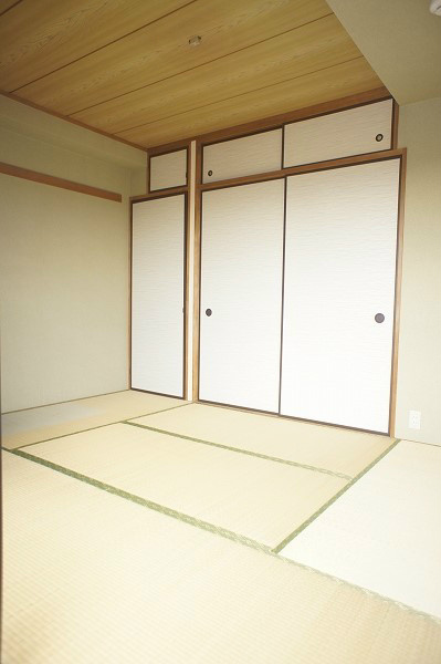 ウィング東葛西 和室は６帖。押入れ・収納合わせて1.5間分とたっぷり。