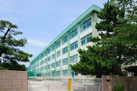エスティーム･MS 中学校：江戸川区立南葛西中学校　537m