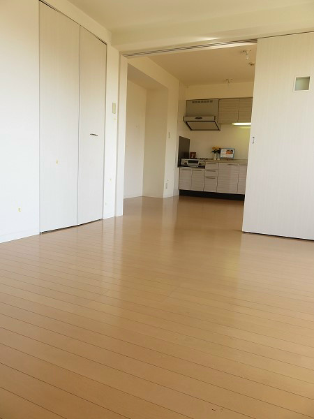 クラリティＭＳ きれいなフローリング、明るいお部屋。