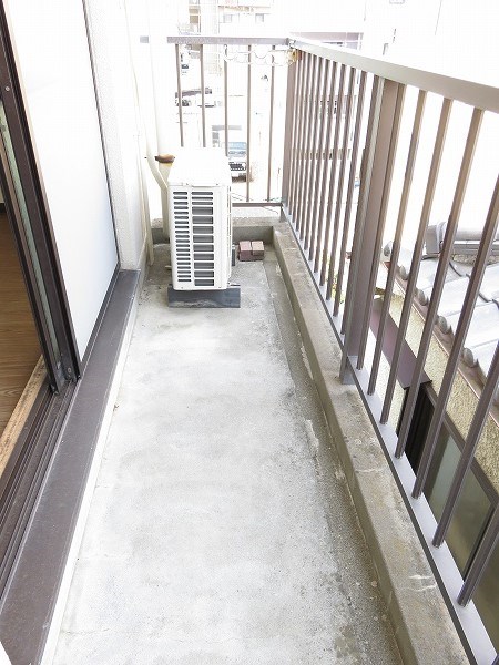 ケンハーバー 広めのバルコニー。たくさん干せます。