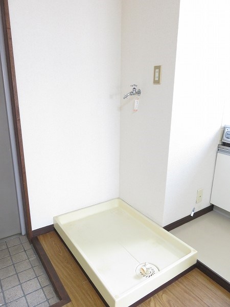 ケンハーバー 室内洗濯機置場。防水パンあり。