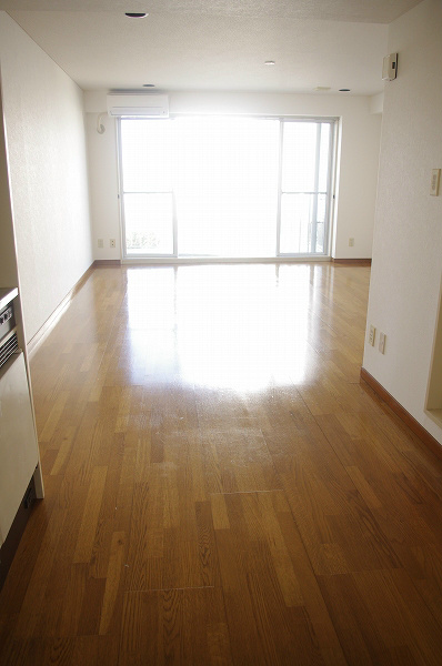 シティハイツⅡ １６帖の広々フローリングで、明るいお部屋。北向きとは思えない！