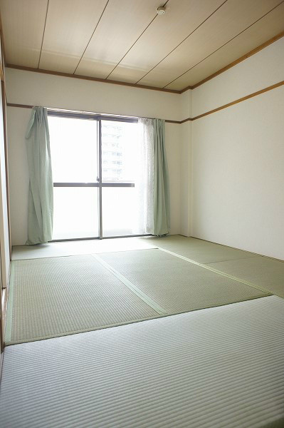 ニューパレス中葛西 イグサの香りが心を落ち着かせてくれます。畳交換済み。