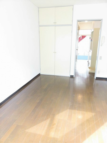 プチハウスシノⅠ 日当たりが良くキレイな室内になっております。