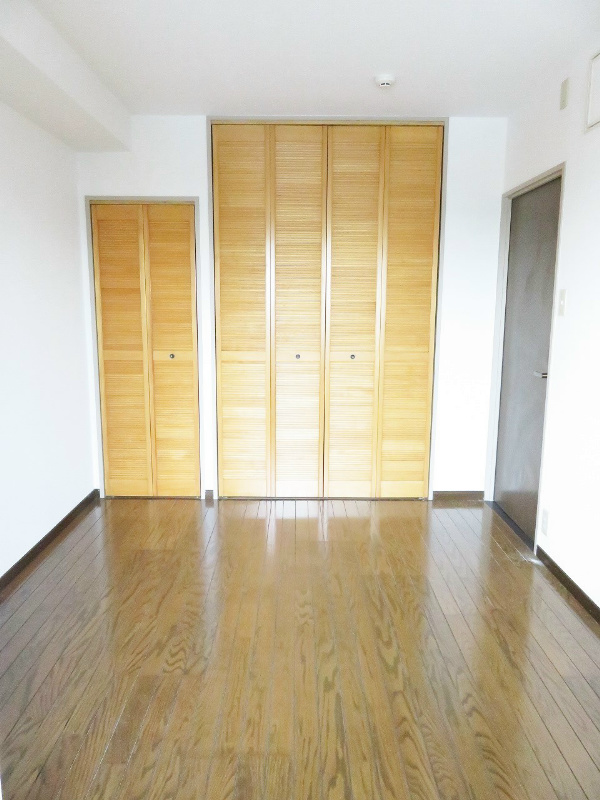 ルグラン東葛西 収納がたっぷりある洋室ですよ！