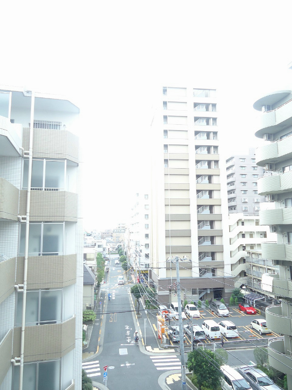 ルグラン東葛西 南と西からお部屋に日が差し、とても明るいお部屋ですよ！