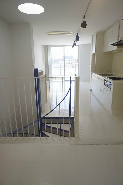 レヴァンテ ブルーの螺旋階段がアクセントです。