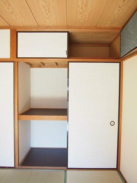 後藤マンション 和室には、１間分の押入れ。