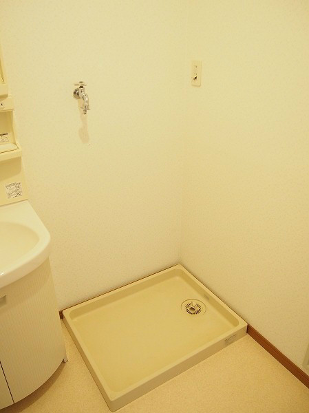 後藤マンション 脱衣所あり。独立洗面台と実内洗濯機置き場あり。