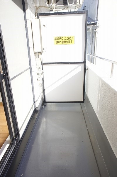 武内ビル 南面バルコニーで日当たりも良好。