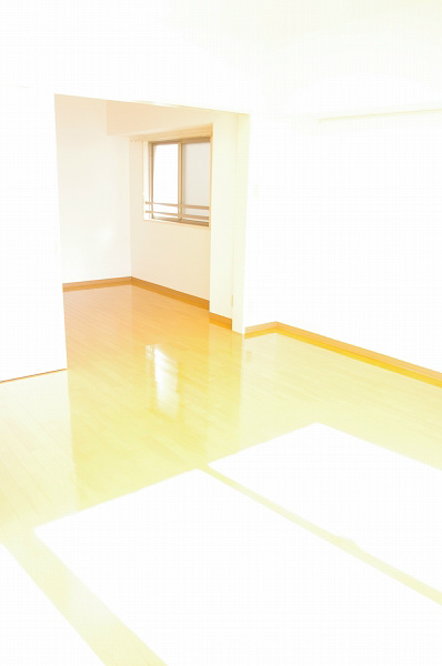 ＭＫＴ葛西 角部屋なので明るいですよ。