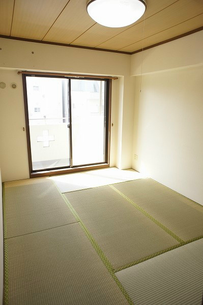 アーバンフラッツ 綺麗な和室です