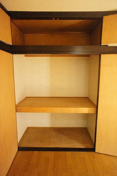コーポ吉田Ⅱ 開けるとこんな感じになります。たっぷり収納嬉しいですよね！