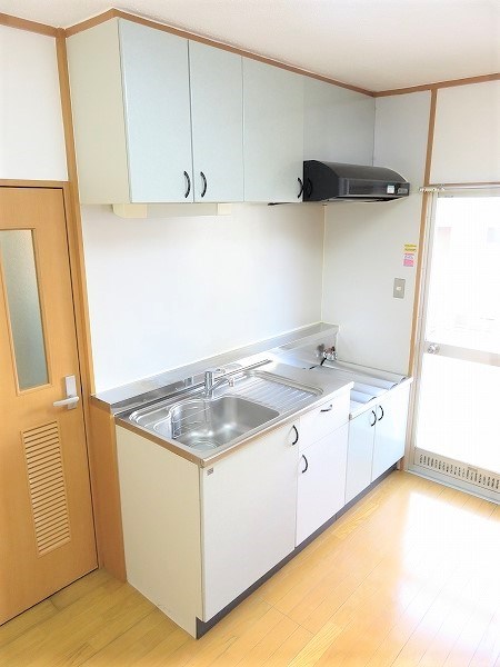 コーポ近江屋２ 綺麗なキッチンセットです