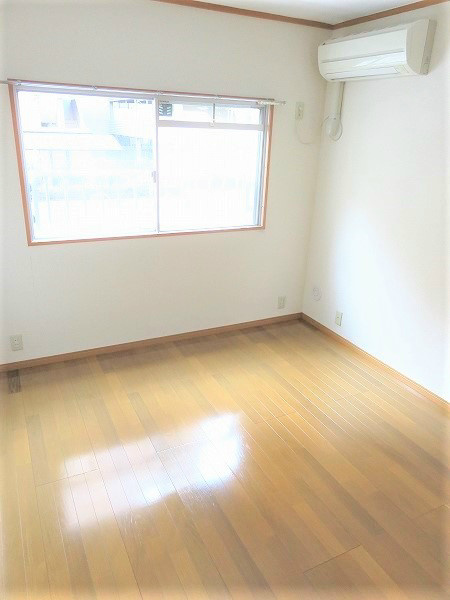 コーポ近江屋２ 明るい寝室ですよ