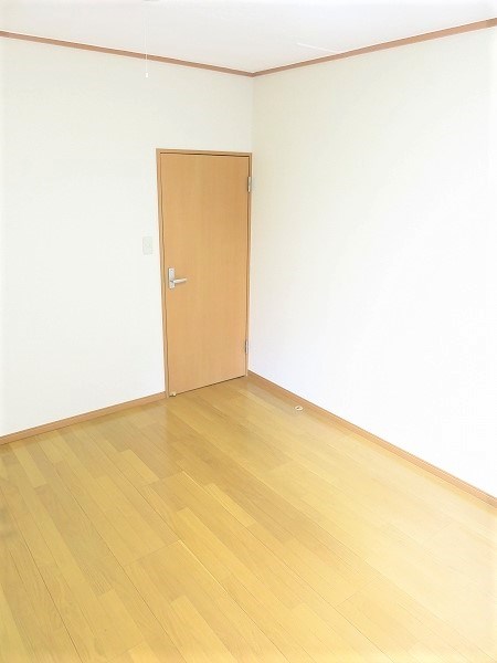 コーポ近江屋２ オール洋室の落ち着く空間。