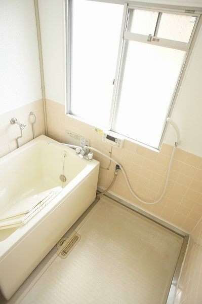 コーポ近江屋５ 追い焚き機能付なのでファミリーには嬉しいところ！