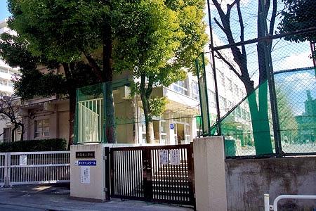 ファーストマンション 小学校：江戸川区立西葛西小学校　322m
