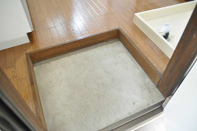 ユートピアⅠ しっかりとした玄関ですね。