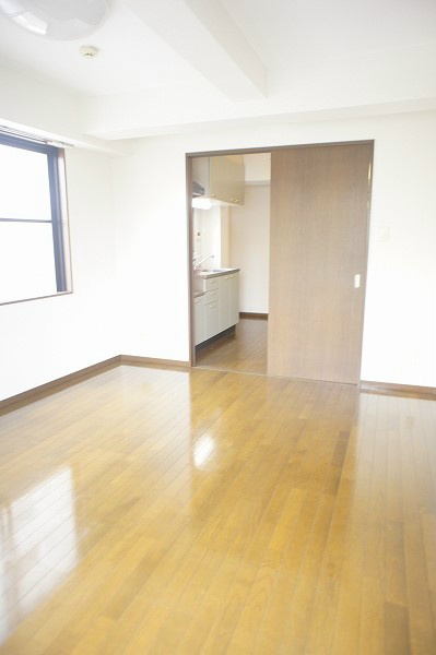 増田ビル 広めのお部屋です