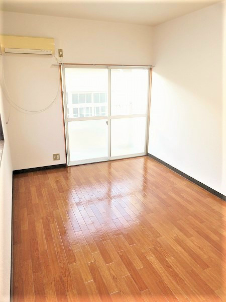 第２サクラコーポ ６帖洋室、明るくて暖かいお部屋。