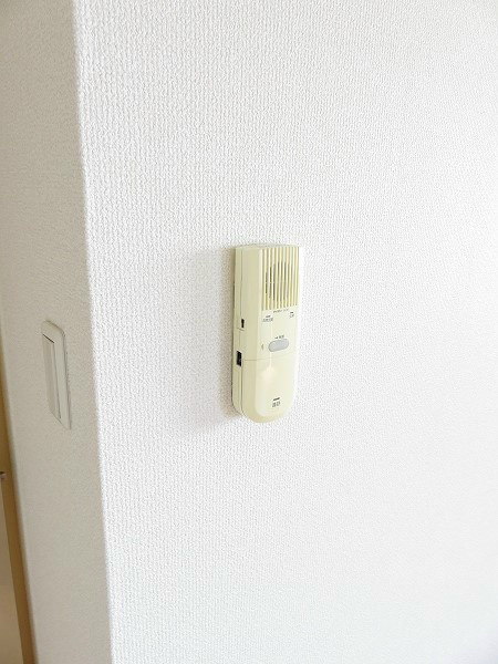 第8コーポマキ インターホン付で安心