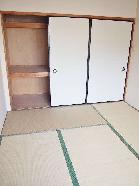 ＩＮ西葛西 押入収納たっぷりありますよ