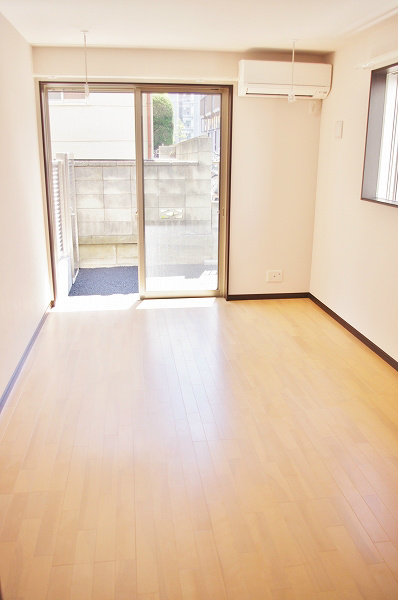 ＰＯＲＴＥ 清潔感のある明るいお部屋です。2面採光ですよ！