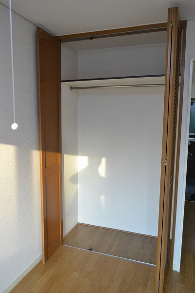 コーポみよし たっぷり収納できます。洋室部分を有効活用。