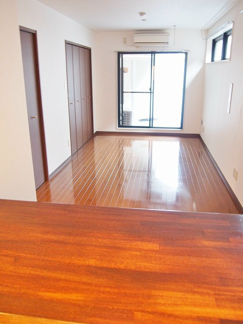 メゾンドール 明るく、プライバシーがしっかりしたお部屋です