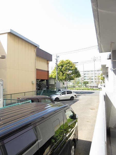 メゾンモリ 1階の角部屋となっております。
