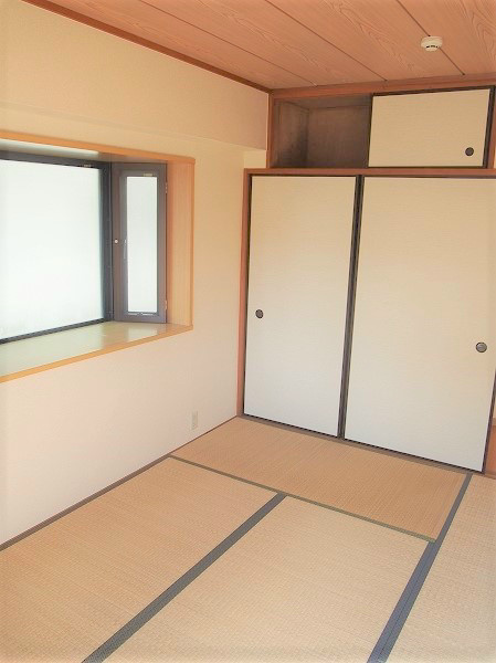 第２ニュー和幸 角部屋は出窓ついてます。