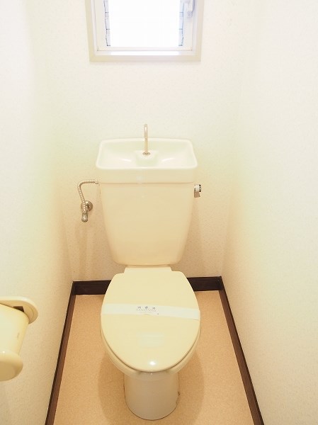 第３中川ハイツ トイレも綺麗なので気持ちがいいですね！窓もついています！