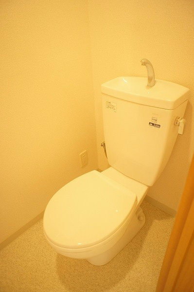 グロリア参番館 おトイレもきれいなので毎日掃除したくなりますね。