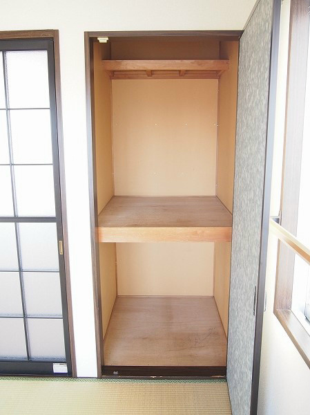 ユアハイツ 各部屋収納あります。
