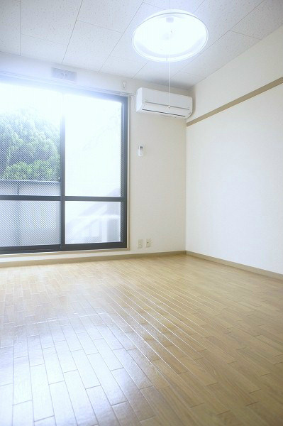リバーサイド藤 南向きで明るいお部屋です
