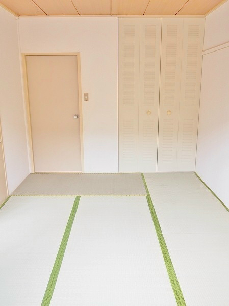 リバーサイド関口 明るい室内。和室でゆったり新生活。