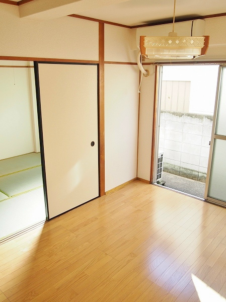 サニーコーポラス2号棟 明るくて風通しのいいお部屋です。