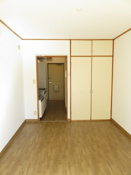 マンションビビット 広々とした洋室６帖。
